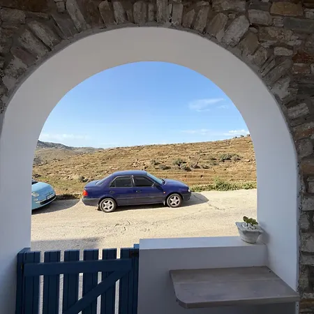 Small Pyrgos Pánormos