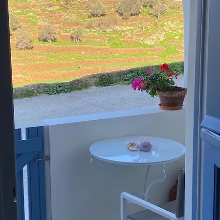 Small Pyrgos Pánormos