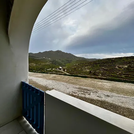 Small Pyrgos Pánormos